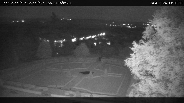 Obec Veselíčko - Veselíčko - park u zámku - 24.4.2024 v 03:30