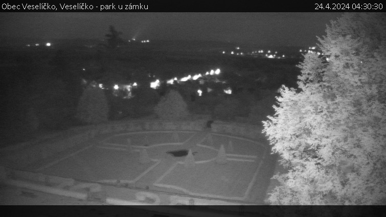 Obec Veselíčko - Veselíčko - park u zámku - 24.4.2024 v 04:30