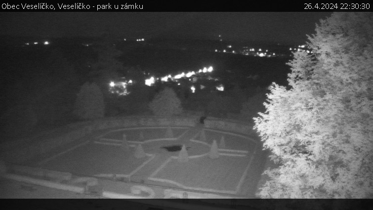 Obec Veselíčko - Veselíčko - park u zámku - 26.4.2024 v 22:30