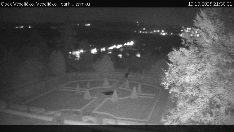 Obec Veselíčko - Veselíčko - park u zámku - 19.10.2025 v 21:30 Obec Veselíčko - Veselíčko - park u zámku - 19.10.2025 v 21:30