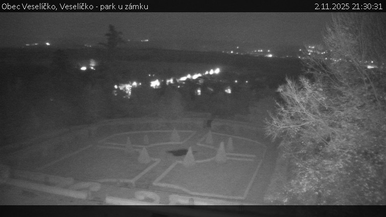 Obec Veselíčko - Veselíčko - park u zámku - 2.11.2025 v 21:30 Obec Veselíčko - Veselíčko - park u zámku - 2.11.2025 v 21:30