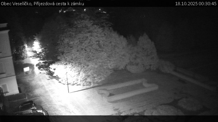 Obec Veselíčko - Příjezdová cesta k zámku - 18.10.2025 v 00:30 Obec Veselíčko - Příjezdová cesta k zámku - 18.10.2025 v 00:30