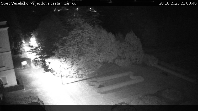Obec Veselíčko - Příjezdová cesta k zámku - 20.10.2025 v 21:00 Obec Veselíčko - Příjezdová cesta k zámku - 20.10.2025 v 21:00