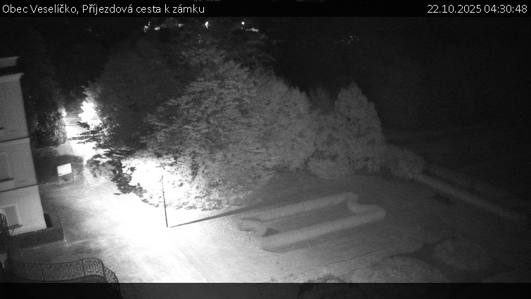Obec Veselíčko - Příjezdová cesta k zámku - 22.10.2025 v 04:30 Obec Veselíčko - Příjezdová cesta k zámku - 22.10.2025 v 04:30