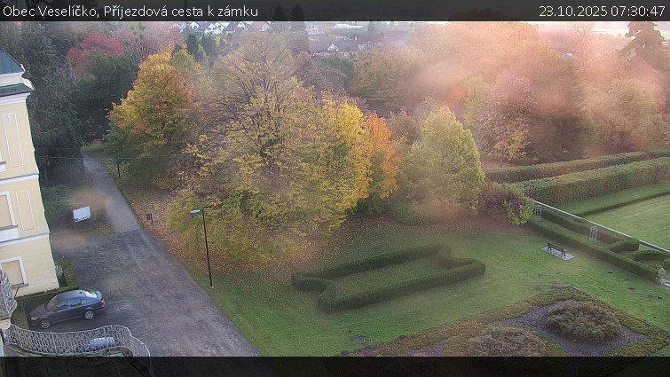 Obec Veselíčko - Příjezdová cesta k zámku - 23.10.2025 v 07:30 Obec Veselíčko - Příjezdová cesta k zámku - 23.10.2025 v 07:30