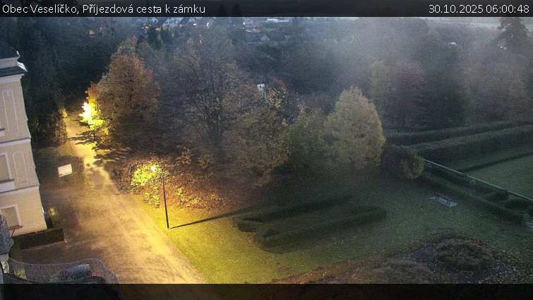 Obec Veselíčko - Příjezdová cesta k zámku - 30.10.2025 v 06:00 Obec Veselíčko - Příjezdová cesta k zámku - 30.10.2025 v 06:00