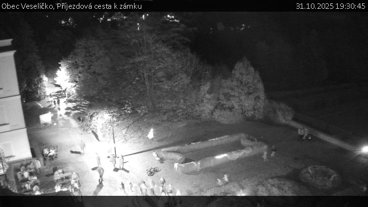Obec Veselíčko - Příjezdová cesta k zámku - 31.10.2025 v 19:30 Obec Veselíčko - Příjezdová cesta k zámku - 31.10.2025 v 19:30
