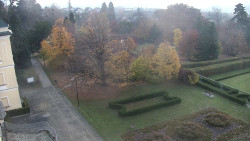 Příjezdová cesta k zámku