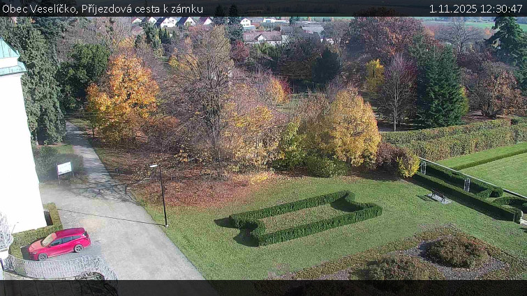 Obec Veselíčko - Příjezdová cesta k zámku - 1.11.2025 v 12:30 Obec Veselíčko - Příjezdová cesta k zámku - 1.11.2025 v 12:30