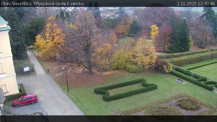 Obec Veselíčko - Příjezdová cesta k zámku - 2.11.2025 v 12:30 Obec Veselíčko - Příjezdová cesta k zámku - 2.11.2025 v 12:30