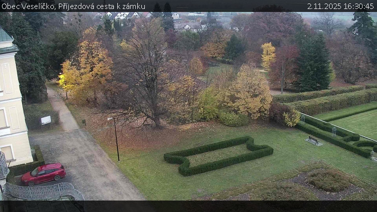 Obec Veselíčko - Příjezdová cesta k zámku - 2.11.2025 v 16:30 Obec Veselíčko - Příjezdová cesta k zámku - 2.11.2025 v 16:30