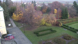 Příjezdová cesta k zámku