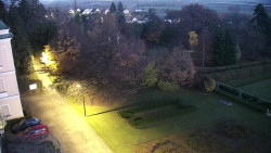 Příjezdová cesta k zámku