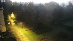 Příjezdová cesta k zámku