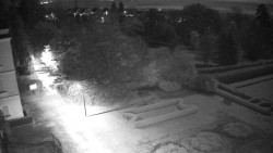 Příjezdová cesta k zámku