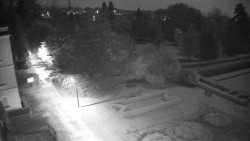 Příjezdová cesta k zámku