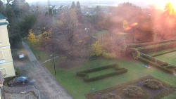 Příjezdová cesta k zámku