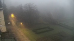 Příjezdová cesta k zámku