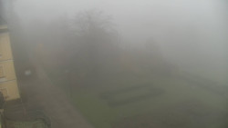 Příjezdová cesta k zámku