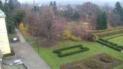 Příjezdová cesta k zámku