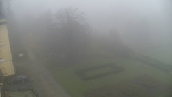 Příjezdová cesta k zámku