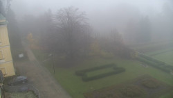 Příjezdová cesta k zámku