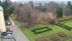 Příjezdová cesta k zámku