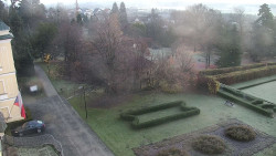 Příjezdová cesta k zámku