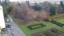 Příjezdová cesta k zámku