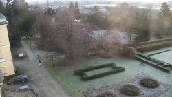 Příjezdová cesta k zámku