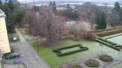 Příjezdová cesta k zámku