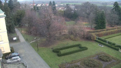 Příjezdová cesta k zámku