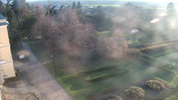 Příjezdová cesta k zámku