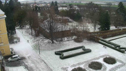 Příjezdová cesta k zámku