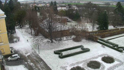 Příjezdová cesta k zámku