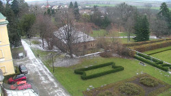 Příjezdová cesta k zámku