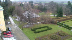 Příjezdová cesta k zámku