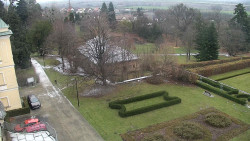 Příjezdová cesta k zámku