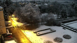 Příjezdová cesta k zámku