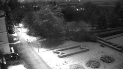 Příjezdová cesta k zámku