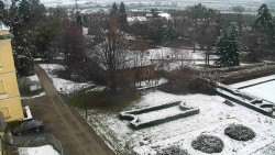 Příjezdová cesta k zámku