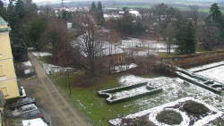 Příjezdová cesta k zámku