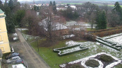 Příjezdová cesta k zámku