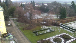 Příjezdová cesta k zámku