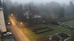 Příjezdová cesta k zámku