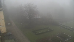 Příjezdová cesta k zámku