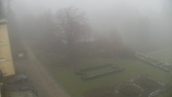 Příjezdová cesta k zámku