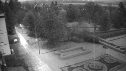 Příjezdová cesta k zámku