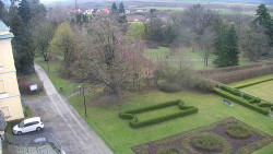 Příjezdová cesta k zámku