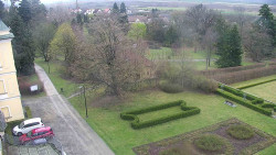 Příjezdová cesta k zámku